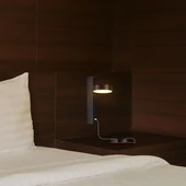 V-TAC fali LED lámpa, USB töltővel, akril fekete, meleg fehér - SKU 23405
