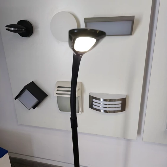 V-TAC 7W LED állólámpa, állítható fényerővel és fejjel, természetes fehér - SKU 8508