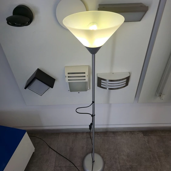 V-TAC 180 cm magas állólámpa, E27 foglalattal, ezüst házzal - SKU 7056