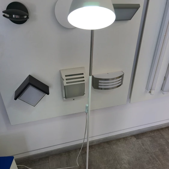 V-TAC E27 foglalatú, állítható fejű homokfehér és fém lámpa - SKU 3704