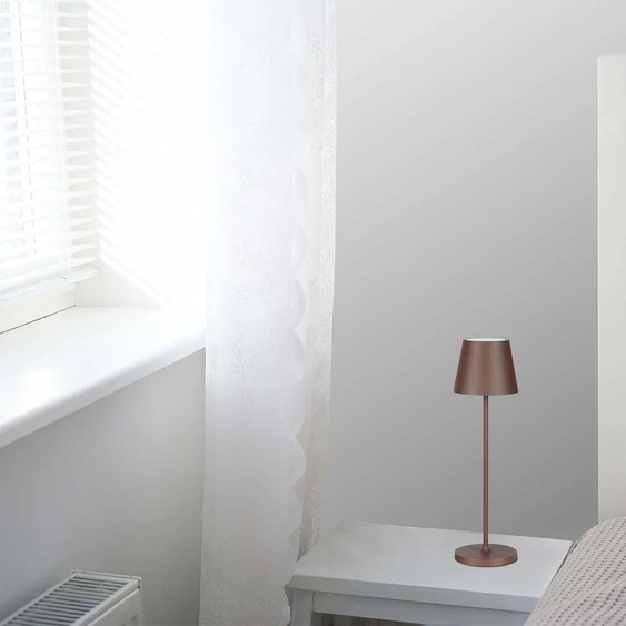 V-TAC 1.5W Corten barna, töltőtalpas akkumulátoros LED lámpa,IP54, meleg fehér - SKU 23446