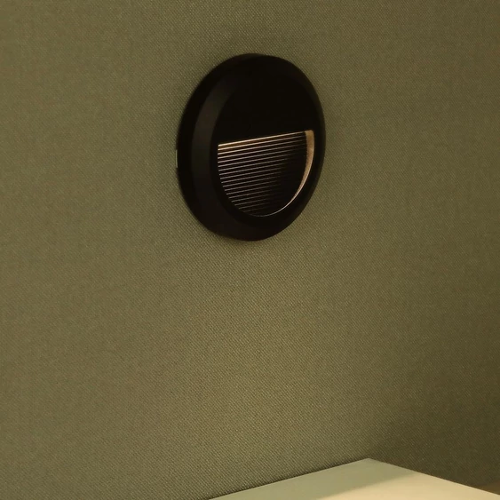 V-TAC 2W fekete LED lépcsővilágítás, kerek, IP65, természetes fehér - SKU 211316