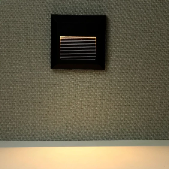 V-TAC 2W fekete LED lépcsővilágítás, szögletes, IP65, meleg fehér - SKU 211323