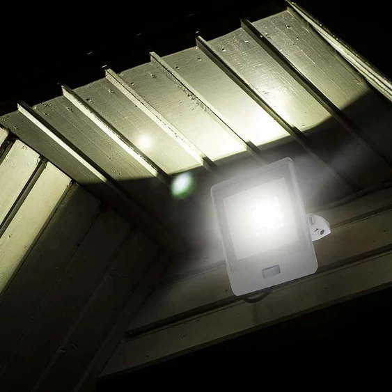 V-TAC beépített mozgásérzékelős LED reflektor 20W természetes fehér, fehér házzal - SKU 20296
