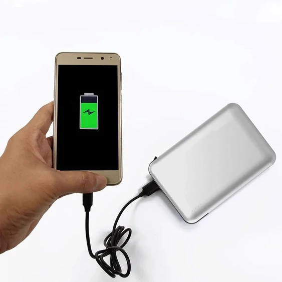 V-TAC fehér, 5000mAh powerbank, beépített kábellel, jelzőfénnyel - SKU 8864