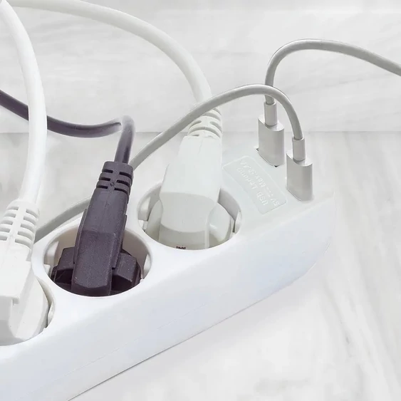 3 Ways Socket With 2 USB (3G 1.5MM2 X 5M) Polybag With Card White