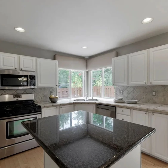 GU10 Fitting With Frost Gllass Round - NEW