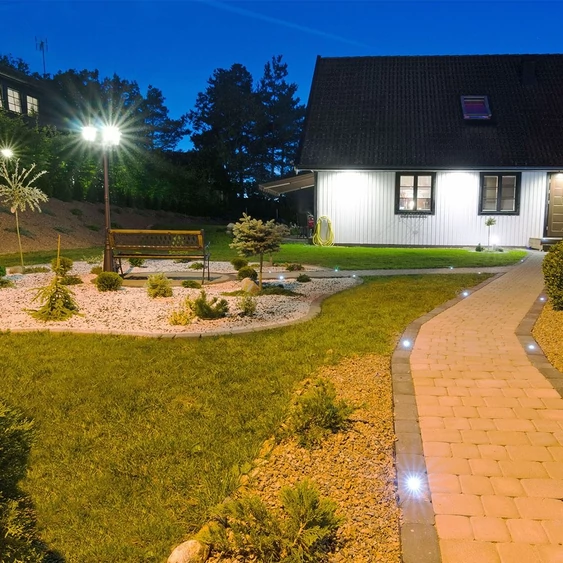 Pole Lamp 2XE27 1410mm IP44 Black