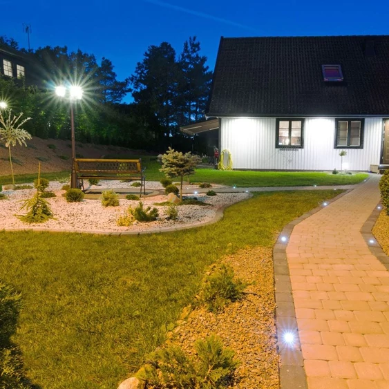 Pole Lamp 3XE27 1990mm IP44 Black