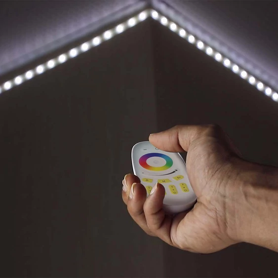 V-TAC RGB+W 4 zónás rádiófrekvenciás LED szalag érintőgombos távirányító, fehér - SKU 2923